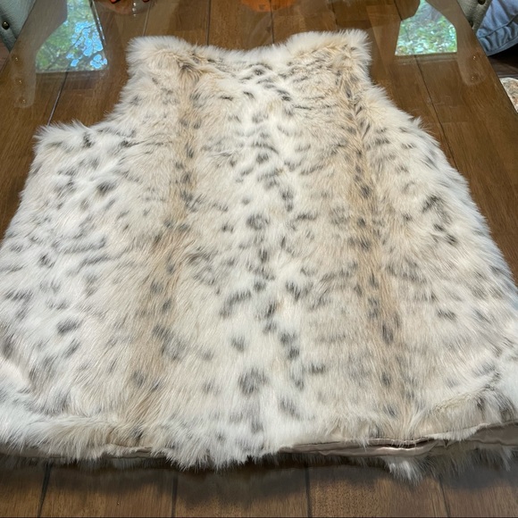 Faux Fur Snow Leopard Vest Satin Lined Pockets 2X - Picture 2 of 6